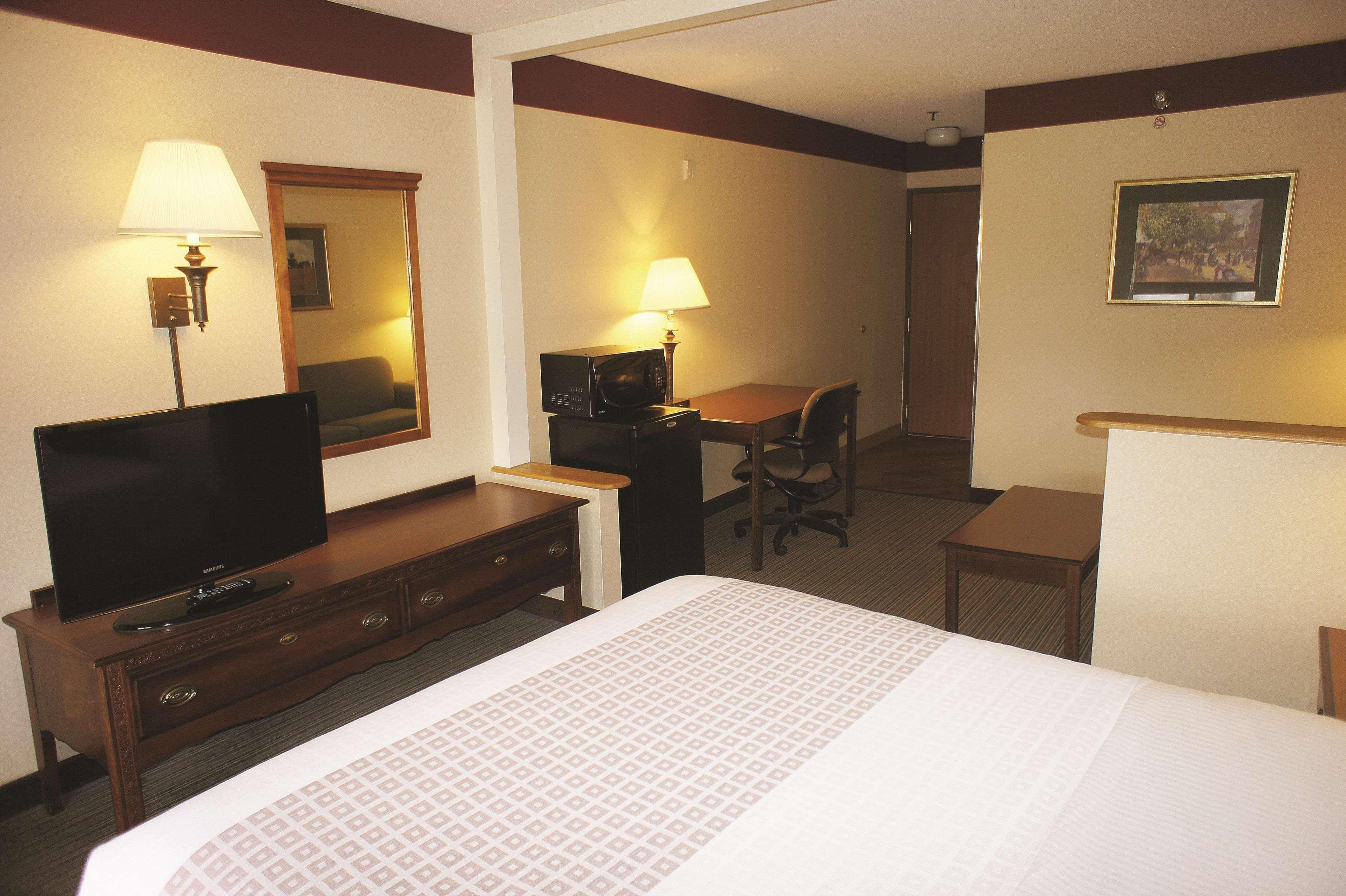 Holiday Inn Express South Burlington - Downtown By Ihg Exteriör bild