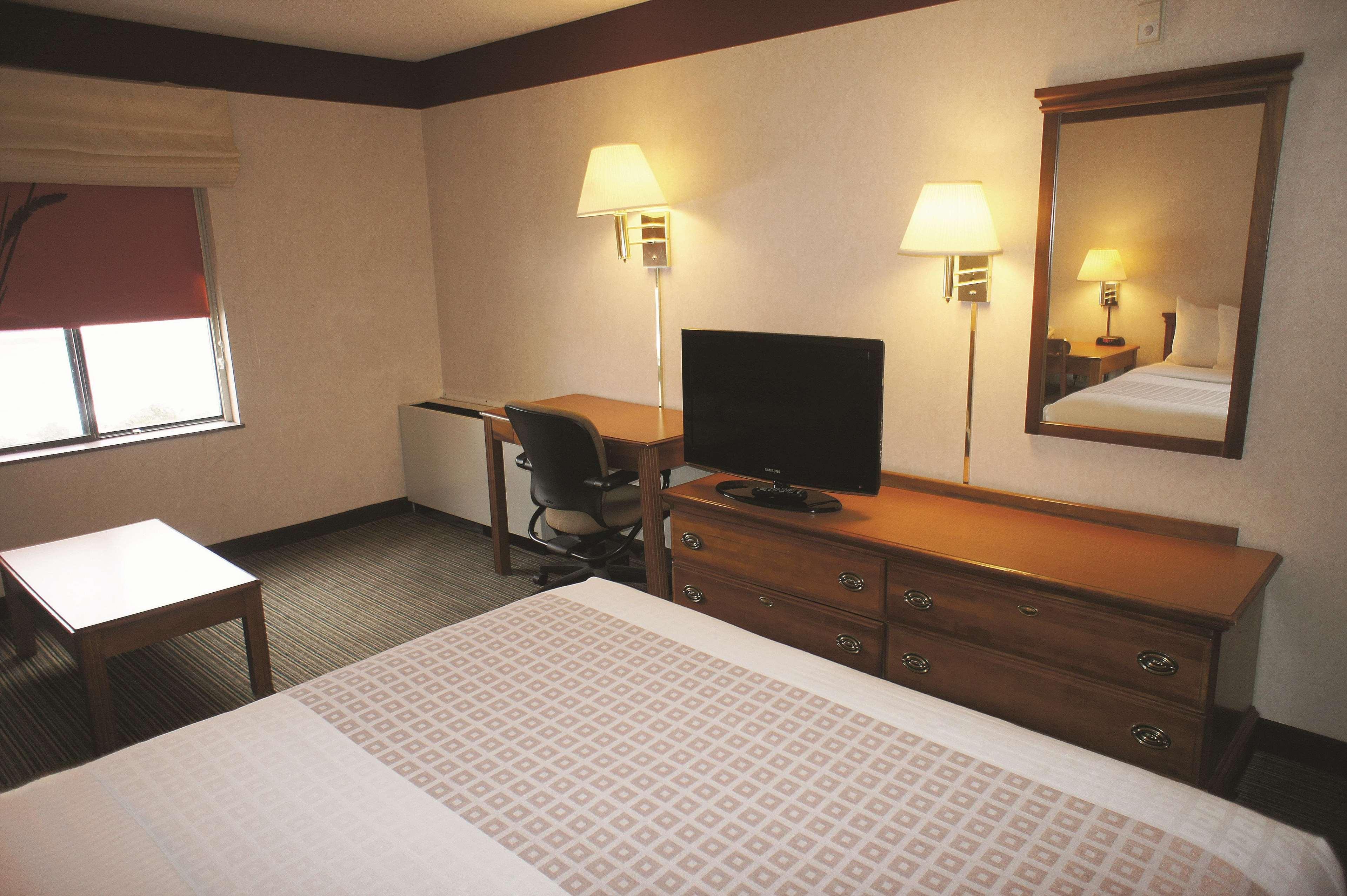 Holiday Inn Express South Burlington - Downtown By Ihg Exteriör bild