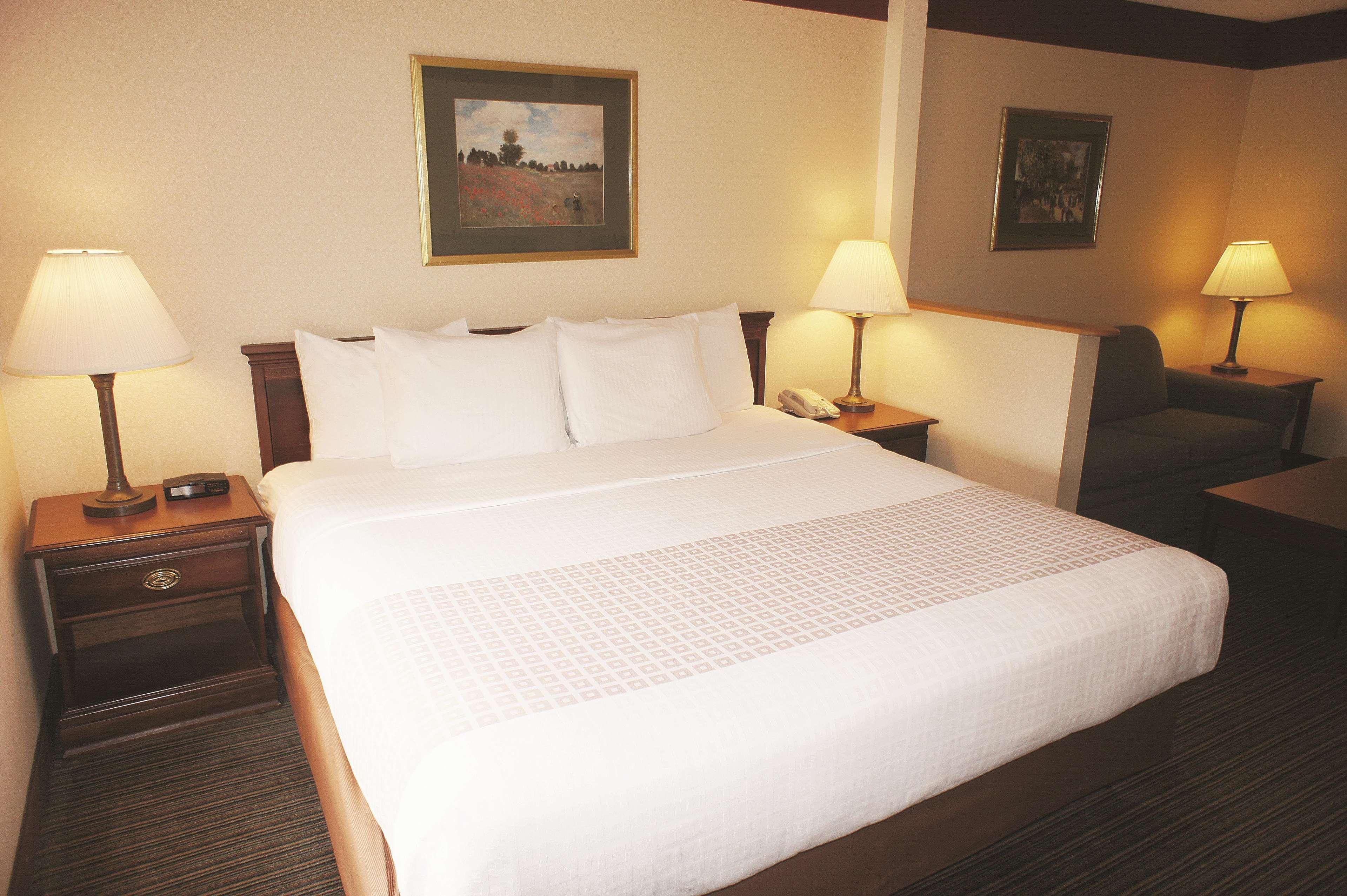 Holiday Inn Express South Burlington - Downtown By Ihg Exteriör bild
