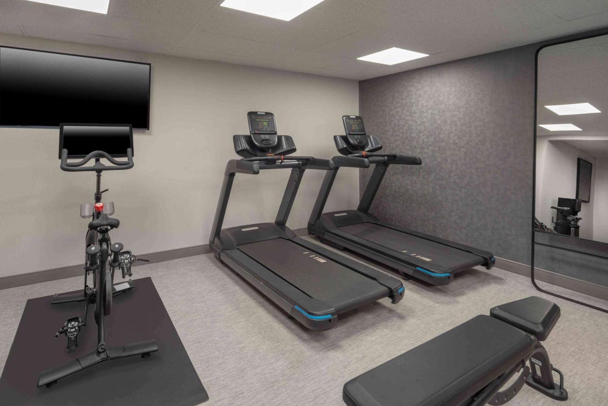 Holiday Inn Express South Burlington - Downtown By Ihg Exteriör bild