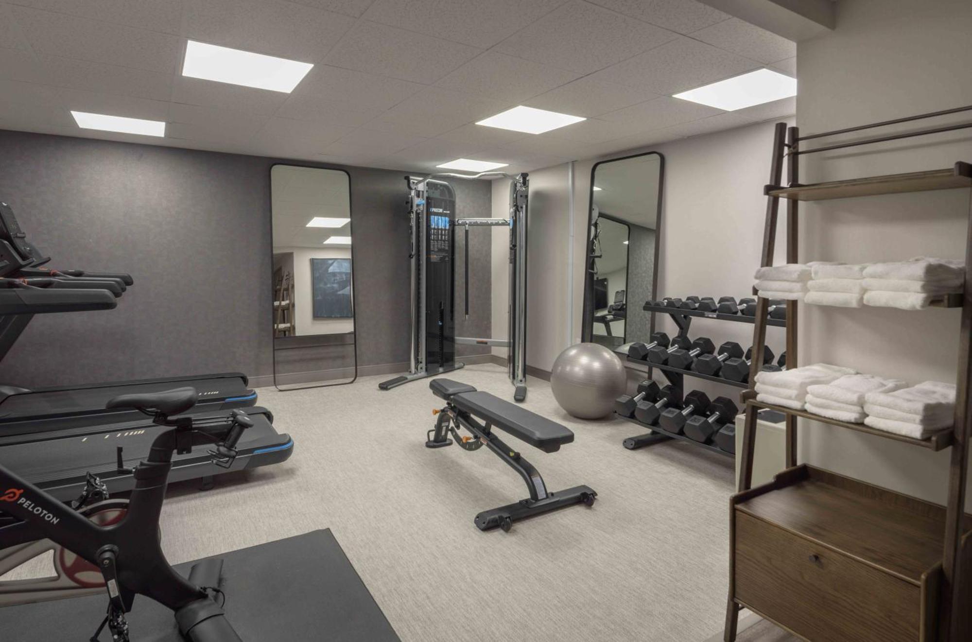 Holiday Inn Express South Burlington - Downtown By Ihg Exteriör bild
